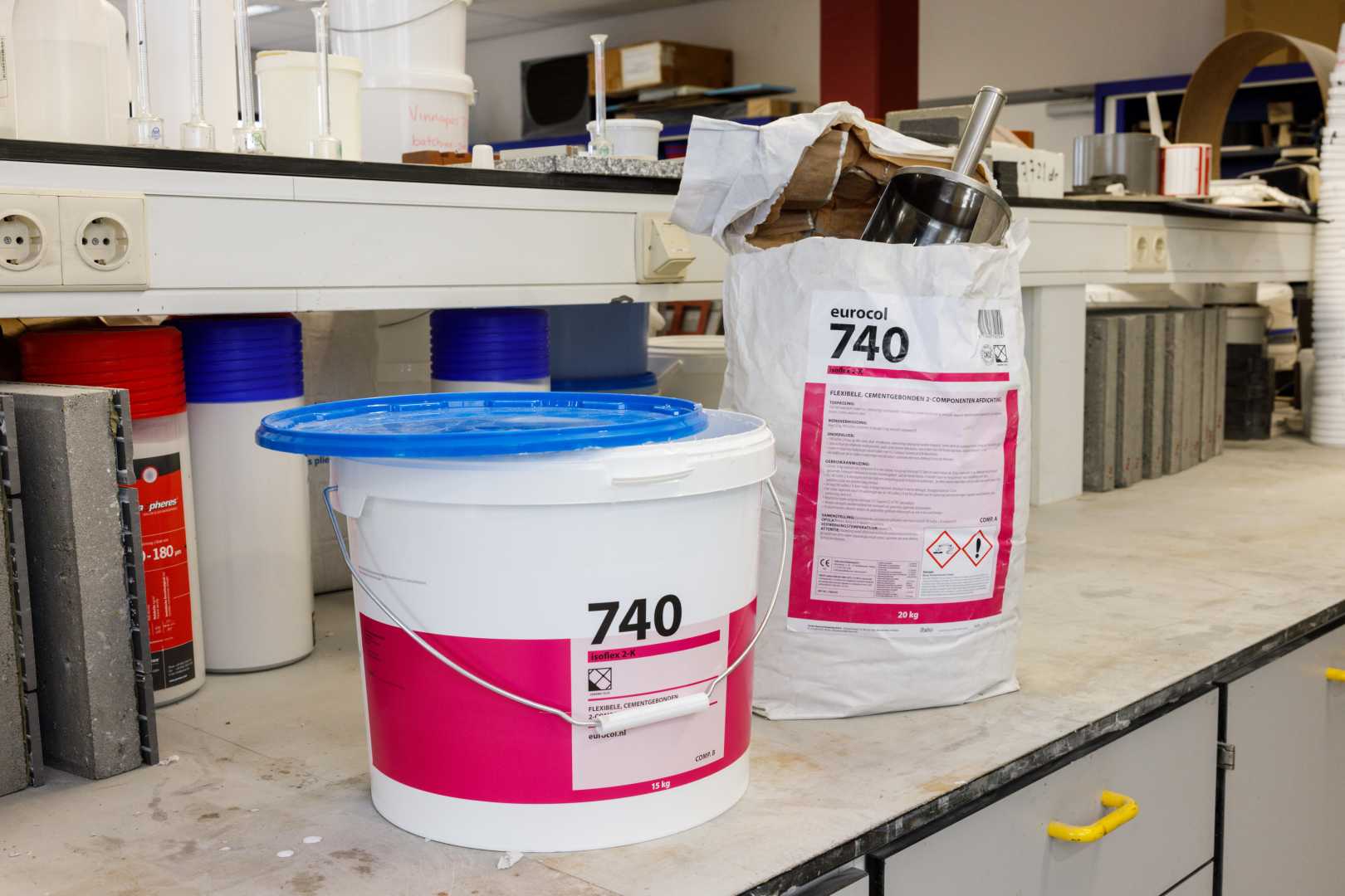 Eurocol 740 op de werkbank Eurocol 740 op de werkbank