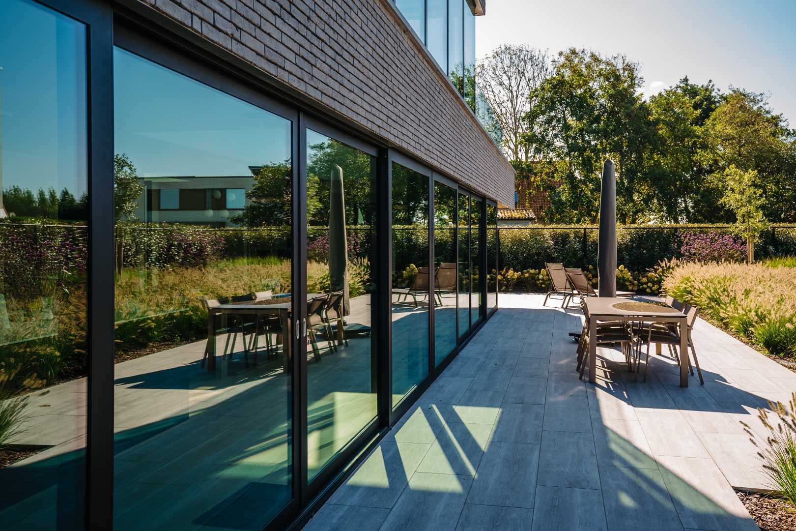 schuifpui met grote glasoppervlakten