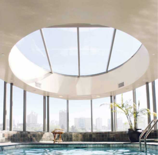 AQUAPANEL-Indoor-Zwembad zwembad met rond dak met daklicht