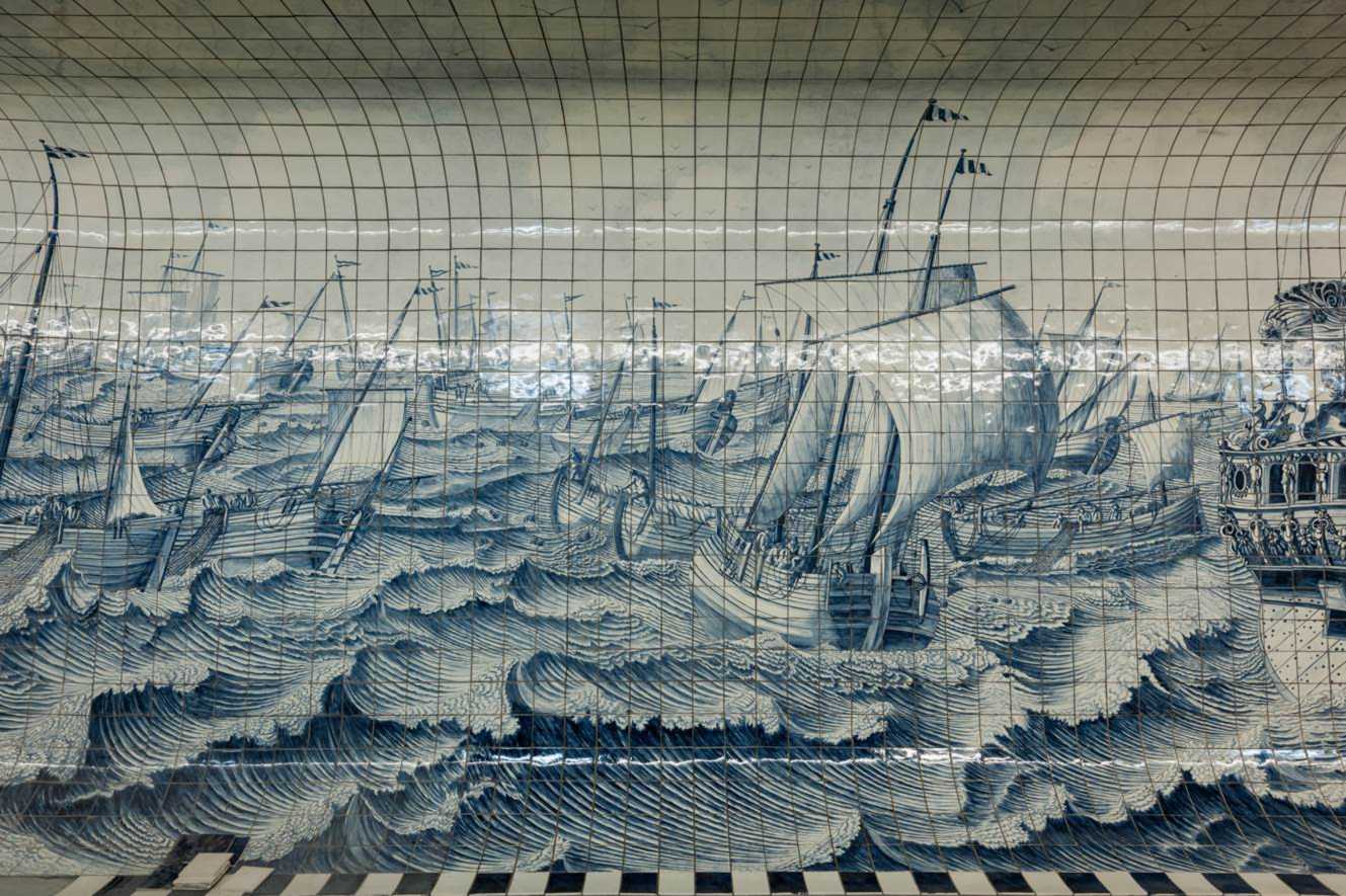 Sfeerbeeld AQUAPANEL® Adam CS gebogen muur met tekening