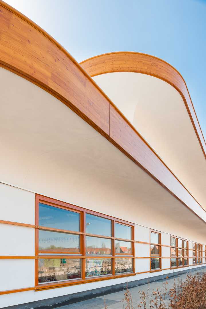 Gevelplaten bij Kindcentrum de Vlinder in Deventer