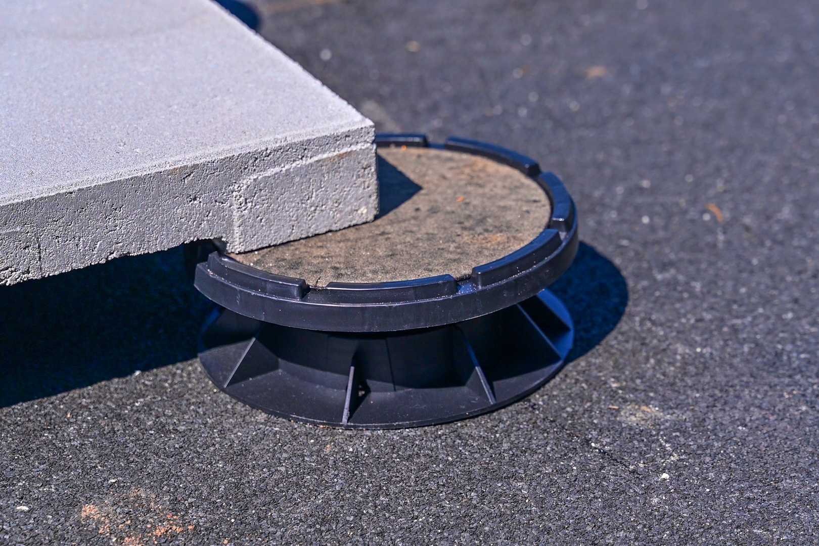 Dreentegel® op zijn pootjes: nu ook in 60×40 cm en twee diktes