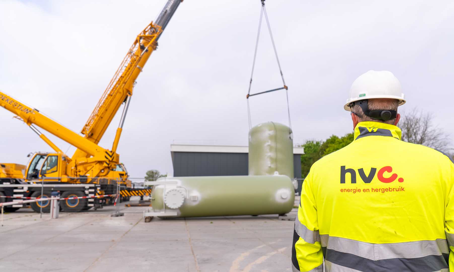 In april 2025 werden de expansievaten, de ontgasser en het balansvat op hun plek gezet. In april 2025 werden de expansievaten, de ontgasser en het balansvat op hun plek gezet.