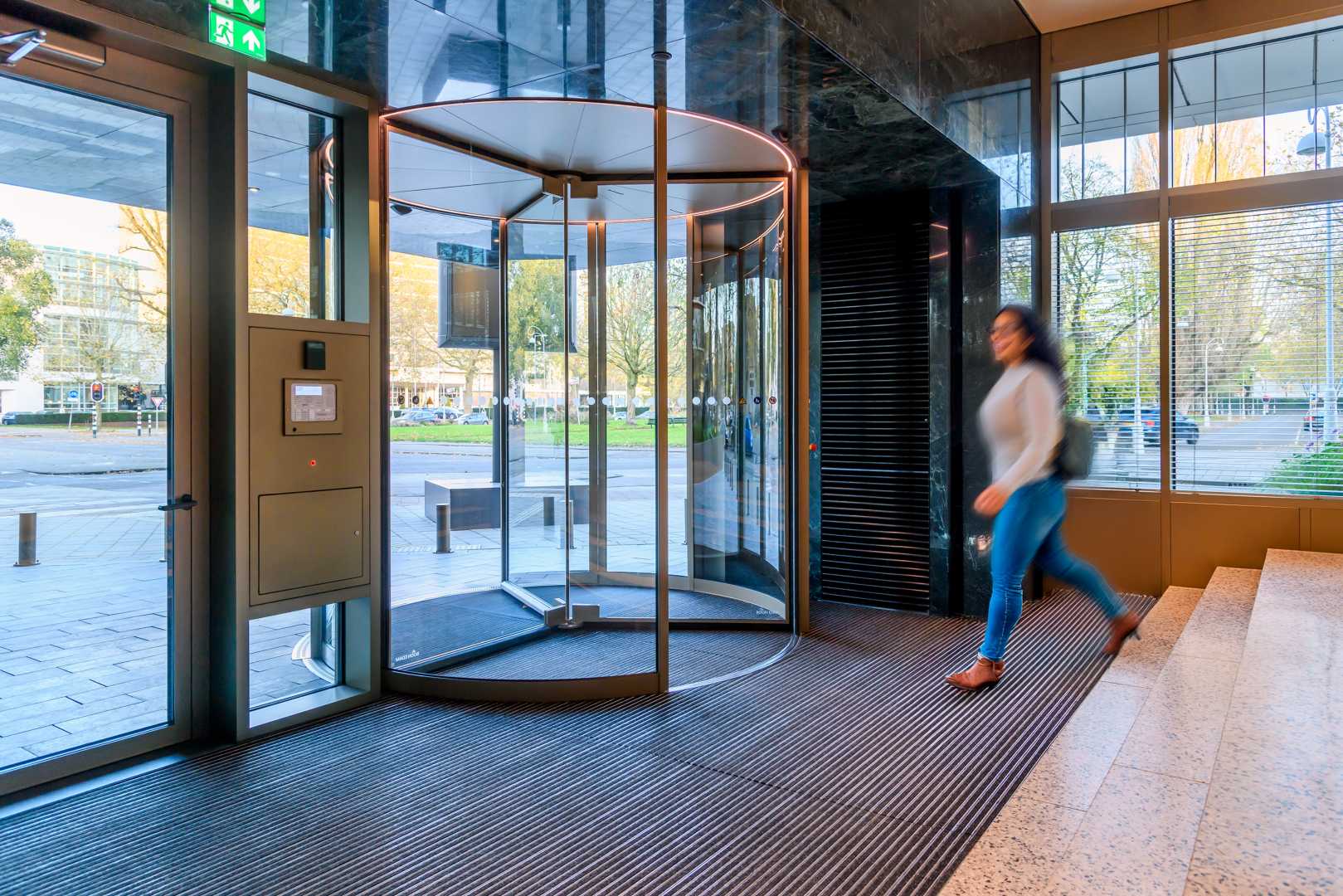 Apollolaan 171 - Entree binnenaanzicht