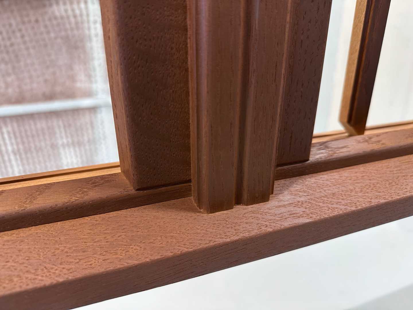 Het nieuwe systeem zorgt niet alleen voor meer efficiëntie, maar ook voor een hogere oppervlaktekwaliteit. © Krazer Fensterbau Het nieuwe systeem zorgt niet alleen voor meer efficiëntie, maar ook voor een hogere oppervlaktekwaliteit. © Krazer Fensterbau