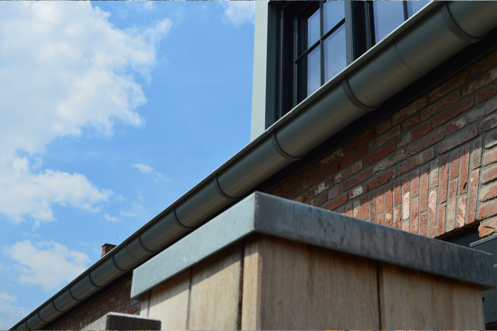 close-up dakrand woning