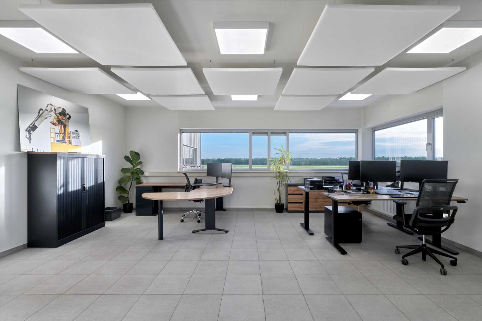 Kantoor met akoestische plafondpanelen