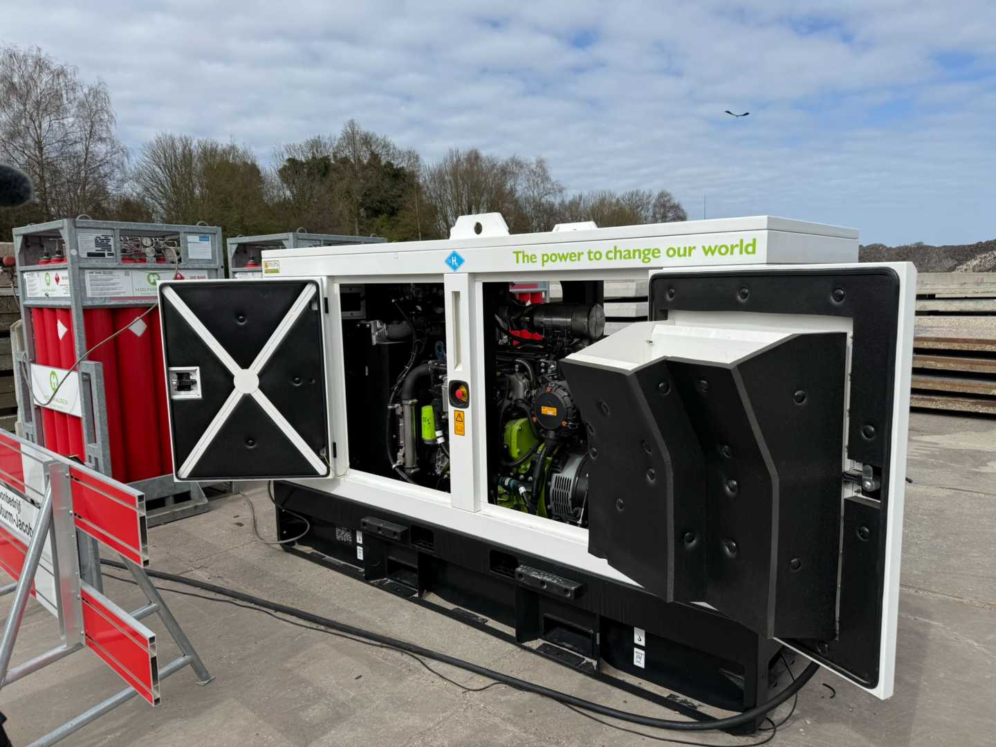 Waterstofaggregaat JCB in praktijk gedemonstreerd bij Loonbedrijf Sturm-Jacobs