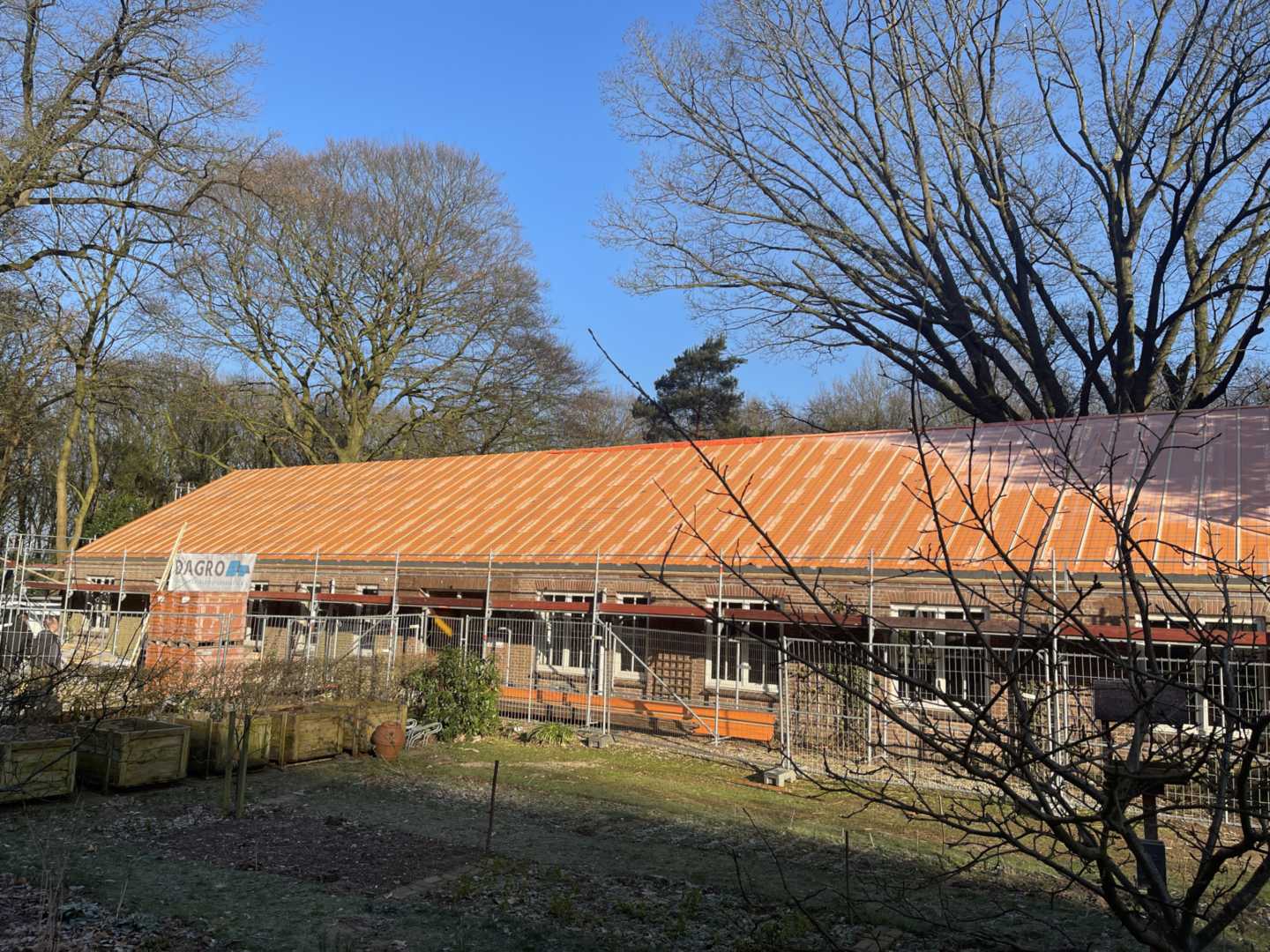 Gebouw met dakisolatie