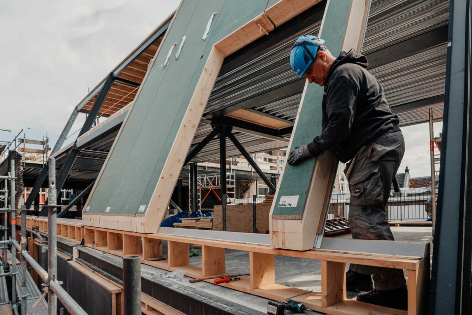 Plaatsen van Unilin prefab dakelementen