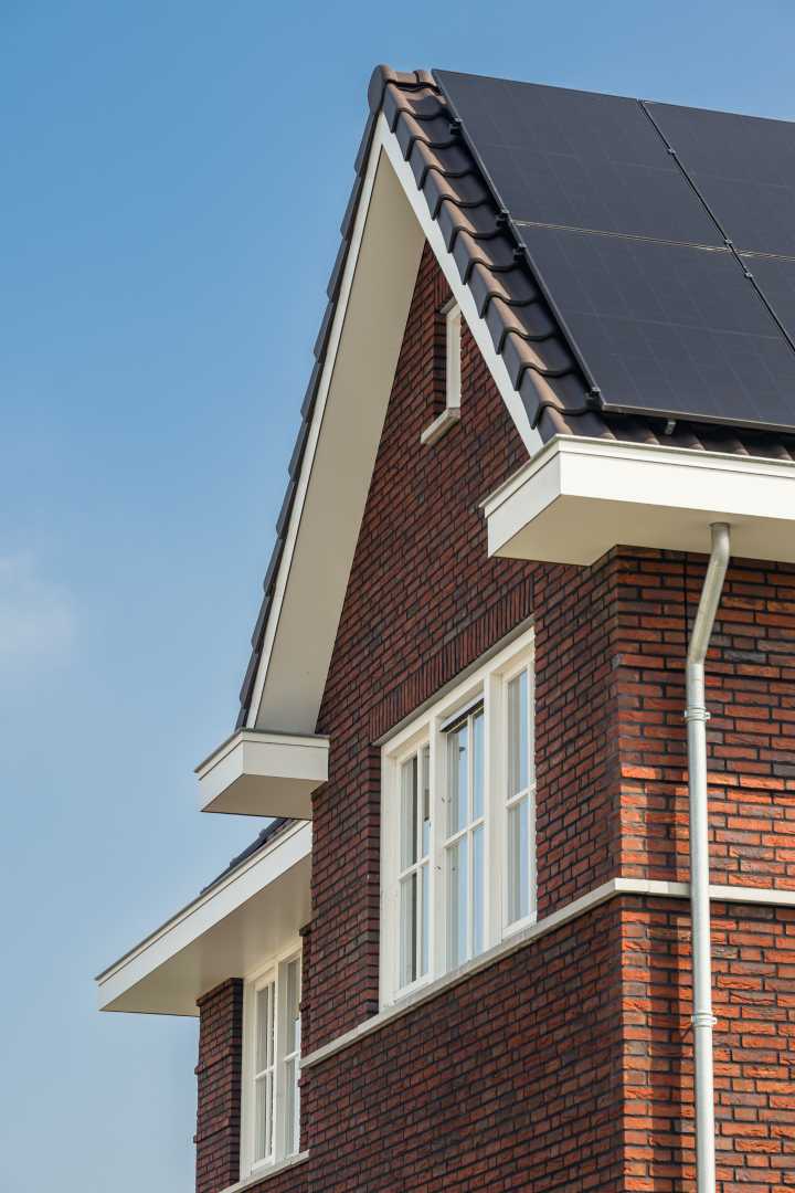 Rockpanel dakafwerking in combinatie met dakpannen Rockpanel dakafwerking in combinatie met dakpannen