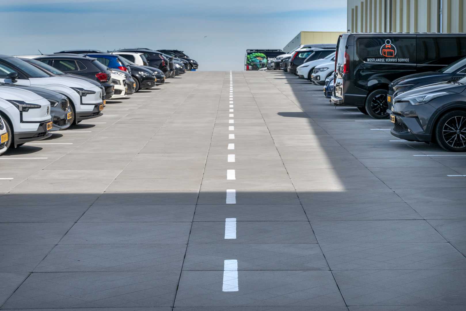 Parkeerdak met tegels van Zoontjens