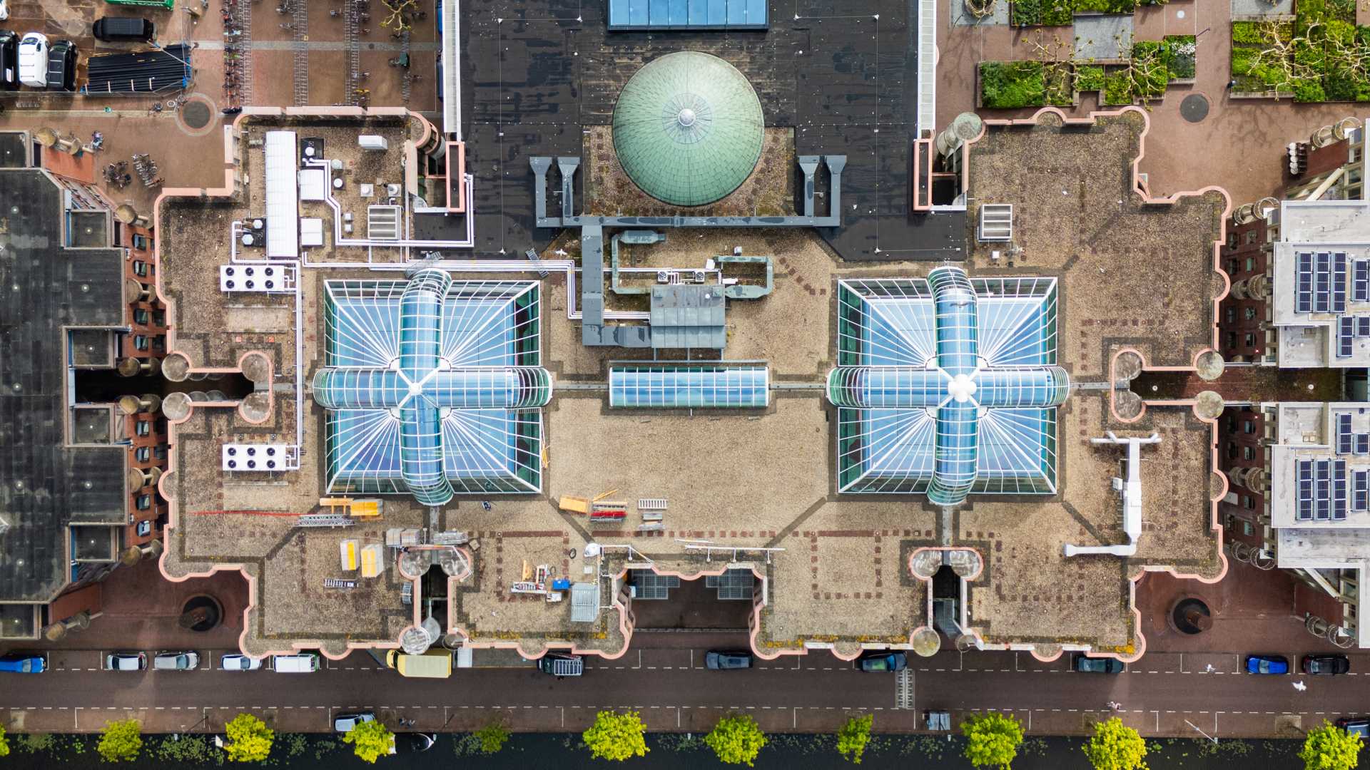 Kingspan Light+Air - Universiteit Leiden bovenaanzicht glazen dak