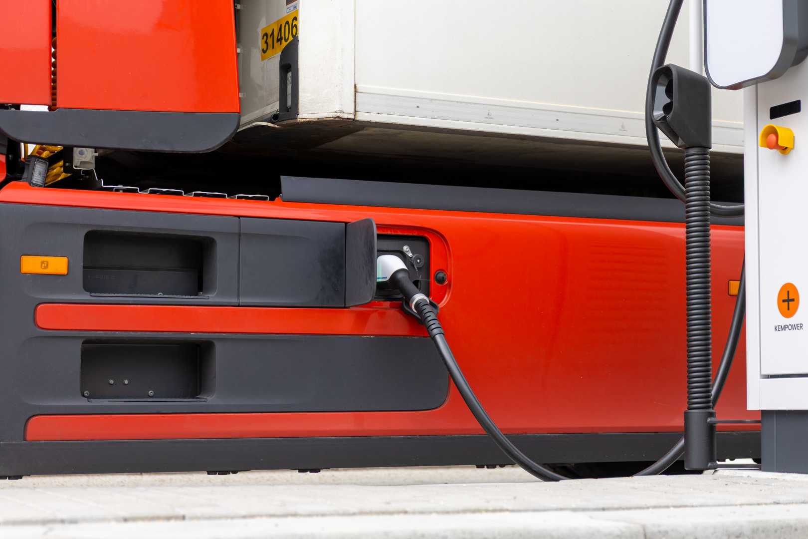 Batenburg realiseert toekomstbestendig laadplein voor zwaar elektrisch transport