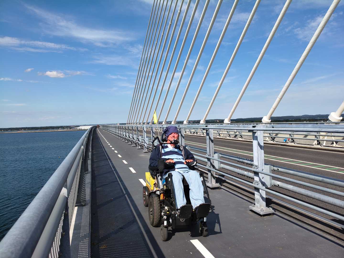 Deen op elektrische rolstoel legt ruim 2.200 kilometer af dankzij innovatieve Nederlandse energieoplossing