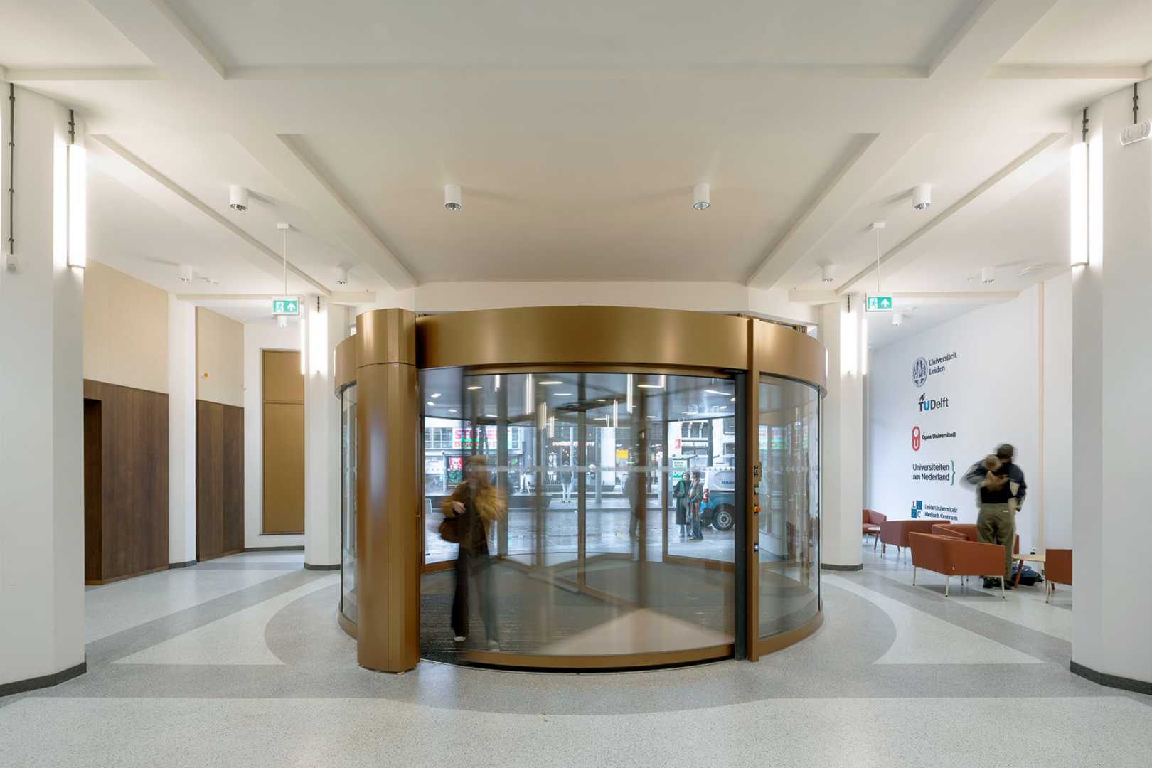 Entree Spuigebouw Marcel van der Burg