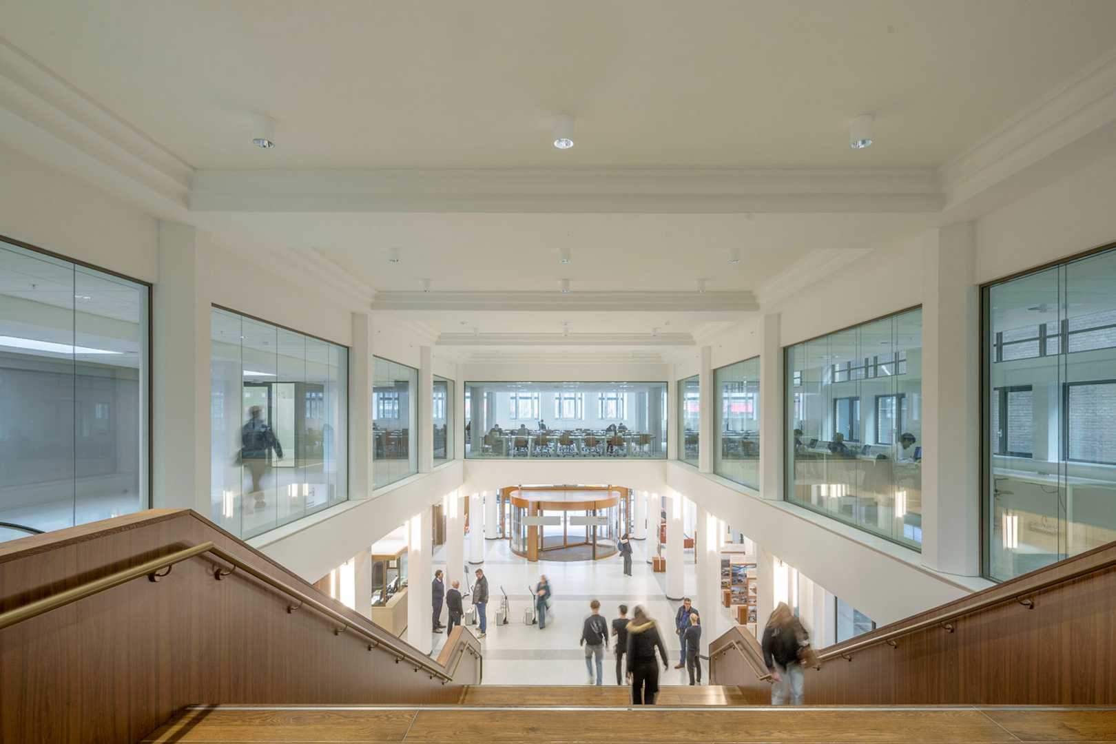 Trap in het Spuigebouw Marcel van der Burg