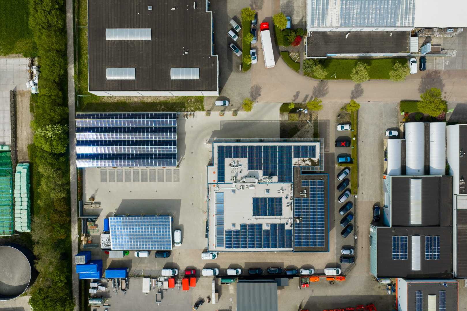 Smart Solar Energy Hub in Twello laat zien hoe bedrijven ondanks netcongestie blijven groeien Smart Solar Energy Hub in Twello laat zien hoe bedrijven ondanks netcongestie blijven groeien