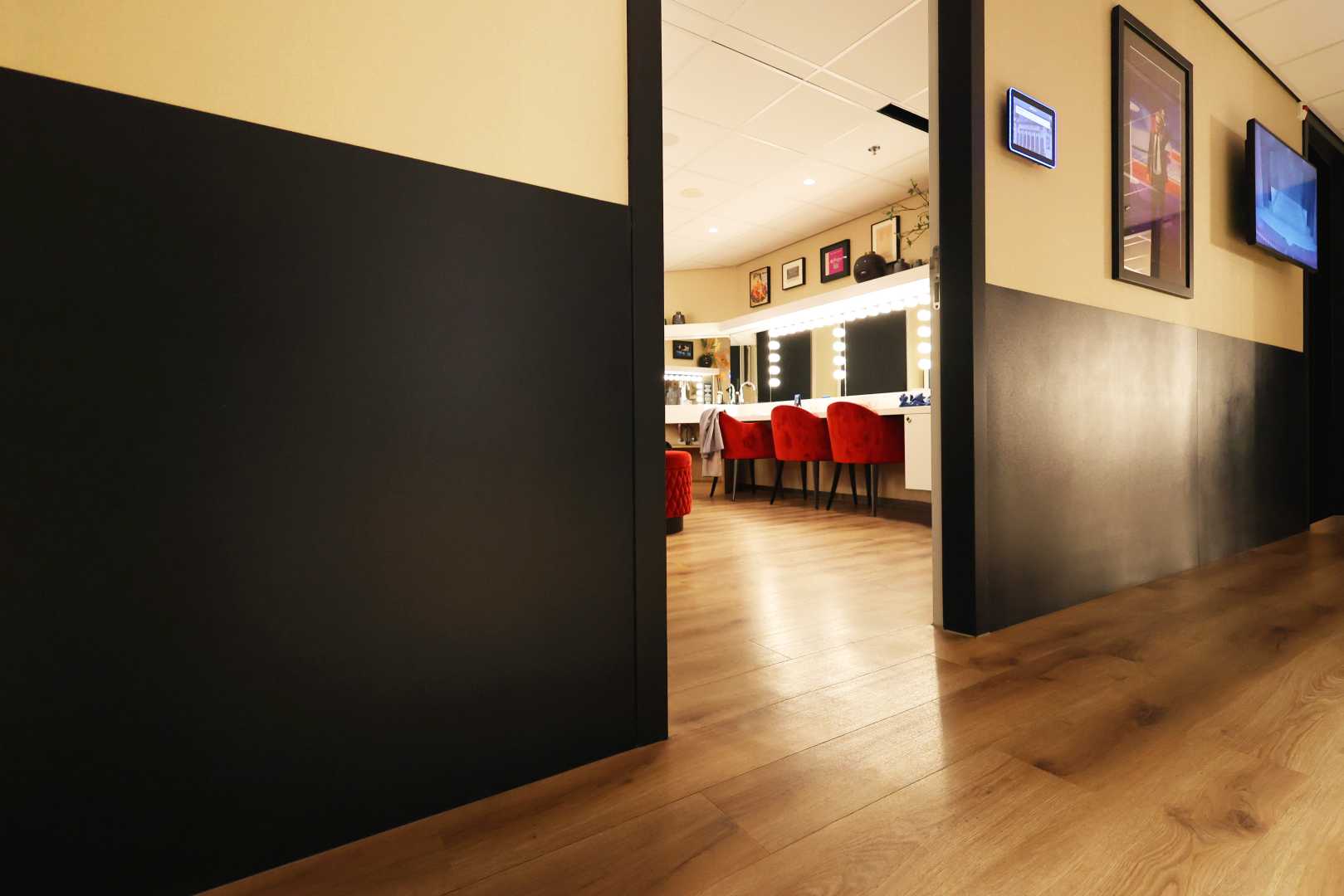 Wandbescherming als stijlstatement in het AFAS Theater door Storax