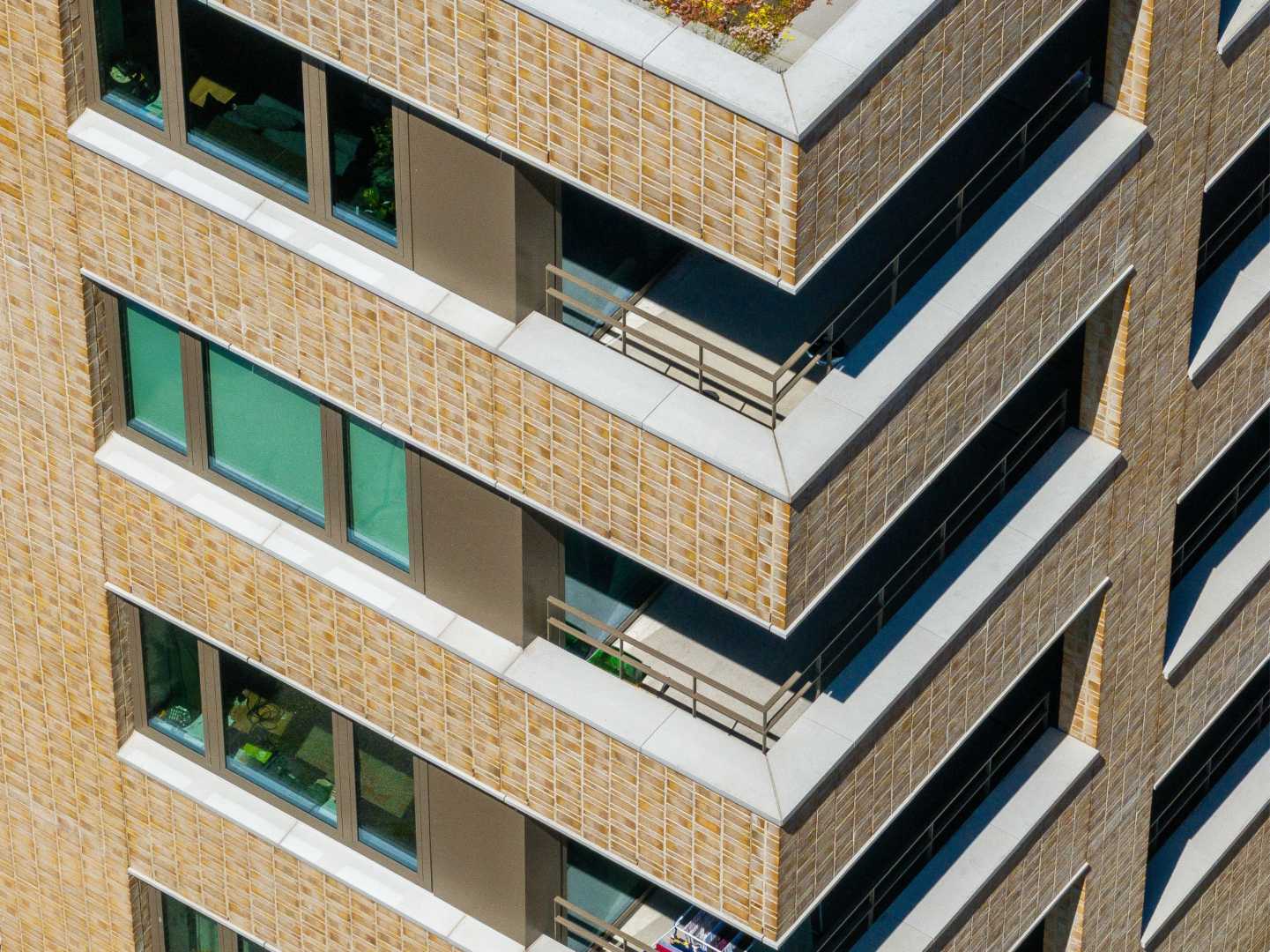 Bijzonder metselverband met stenen van 4 cm en 9 cm hoog Bijzonder metselverband met stenen van 4 cm en 9 cm hoog