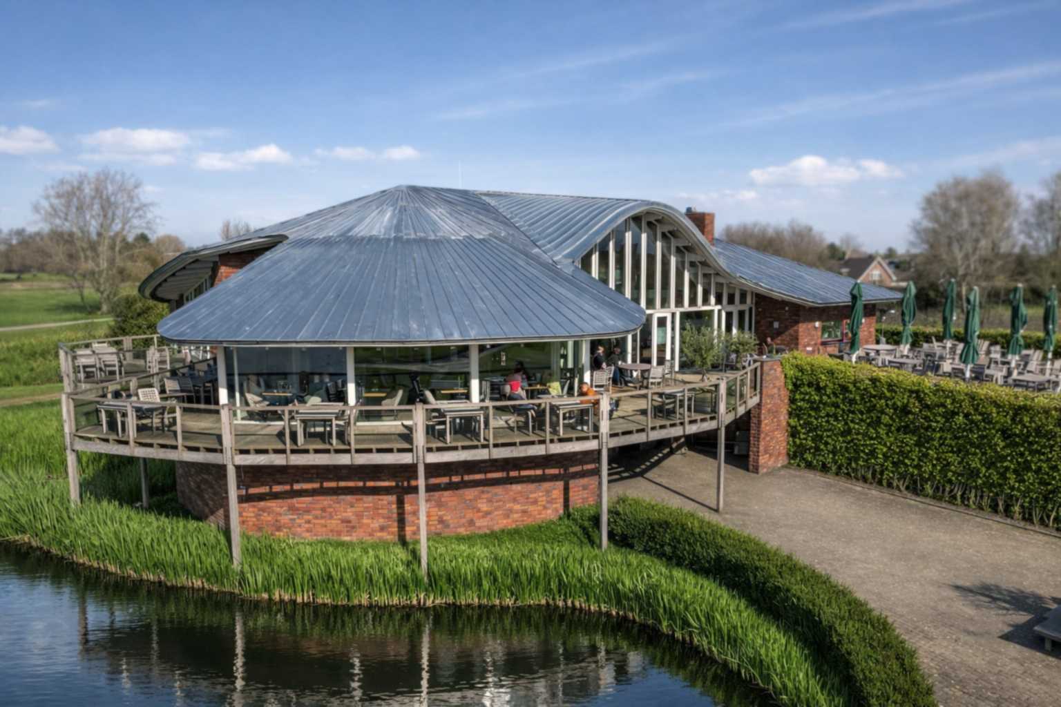 Golfclub Liemeer met zinken dak Golfclub Liemeer met zinken dak